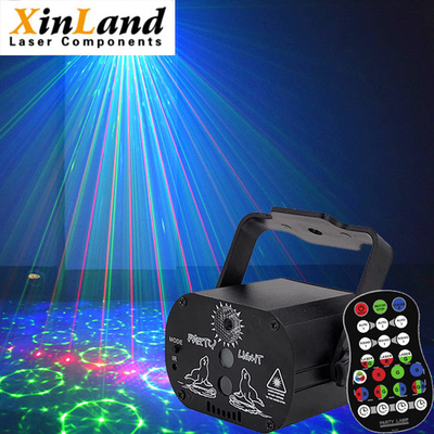 Il suono della discoteca del DJ ha attivato il proiettore di RGB LED della luce laser con telecomando